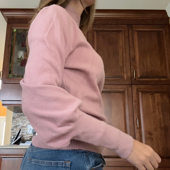 Fashion Nova turtle neck sweater - Picture 4 of 4
